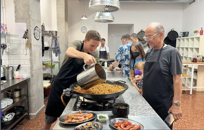 Vegetable paella cooking class and Ruzafa market visit - Image 2